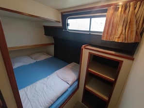 2 bedrooms, bed sheets