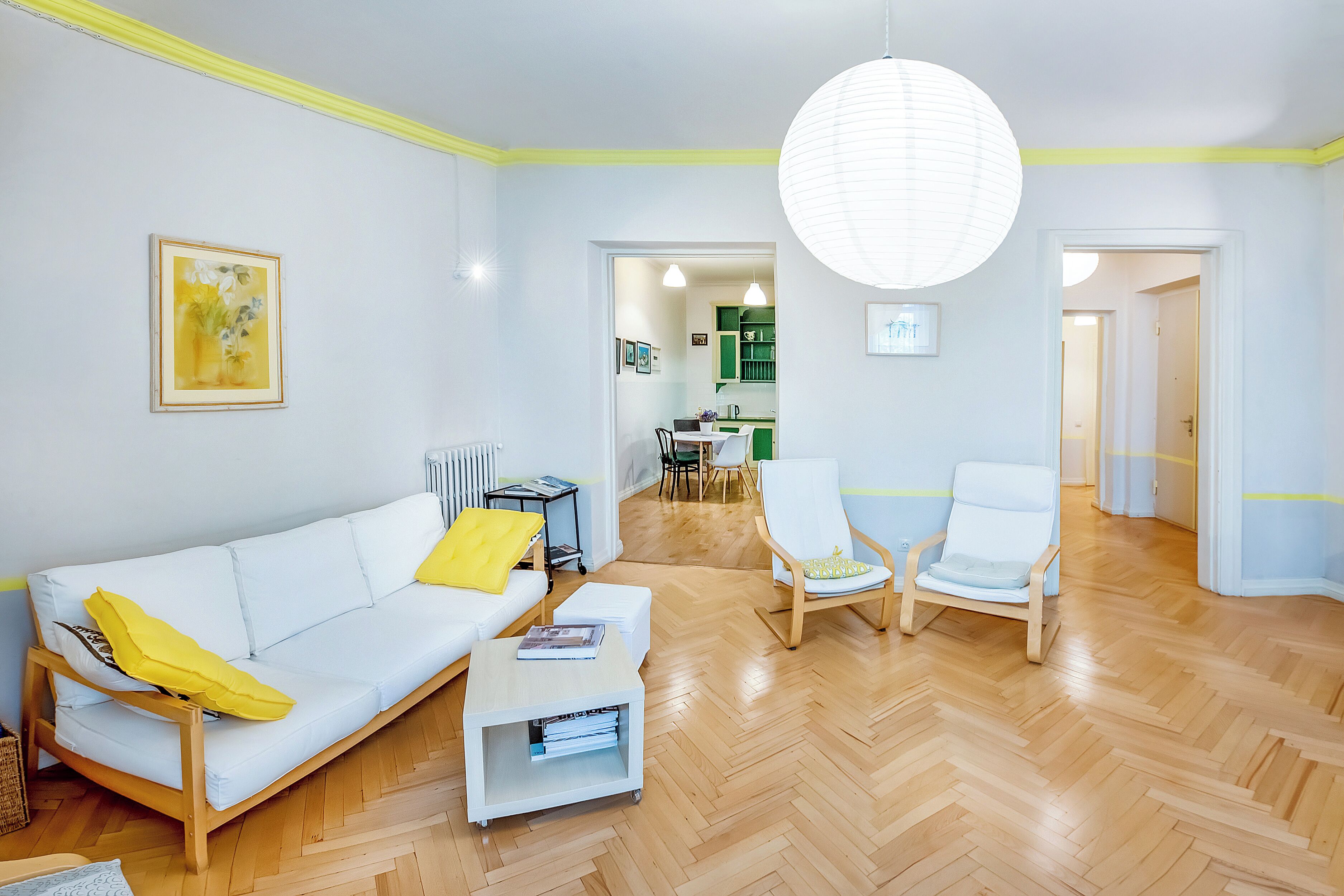 Căn hộ, 2 phòng ngủ, quang cảnh sân vườn | Phòng khách | TV LED 47-inch có truyền hình kỹ thuật số 