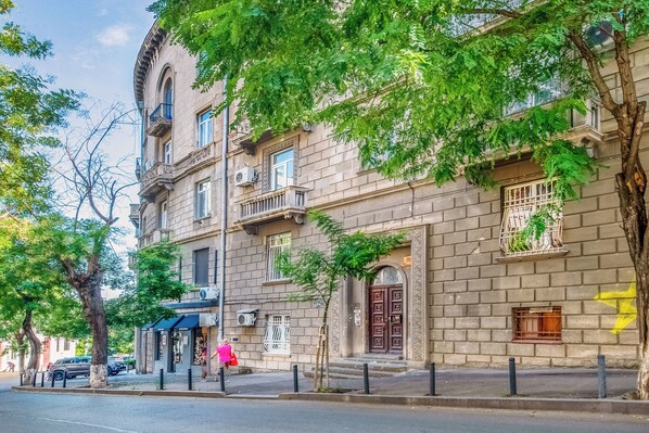 Front of property - HB apartments Astoria (Tbilisi)