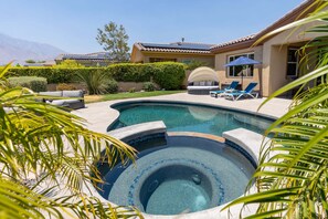 Beheizter Pool