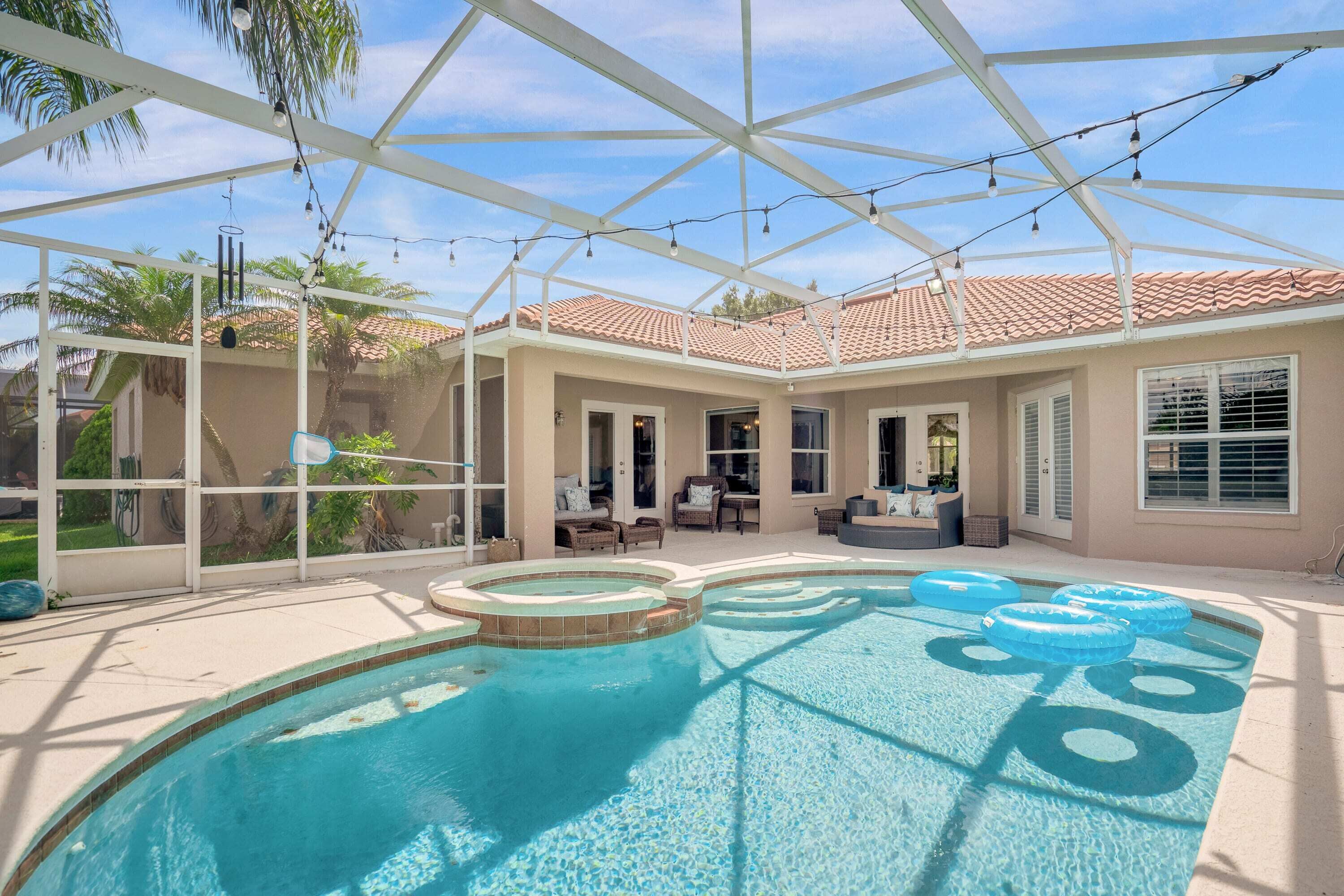 Upstay - Waterside Home with Pool and Hot Tub