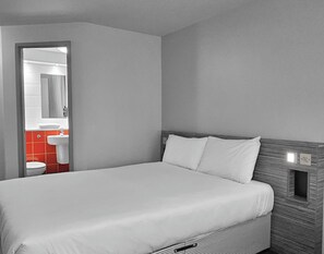 Chambre Double | Chambres insonorisées, fer et planche à repasser, Wi-Fi gratuit