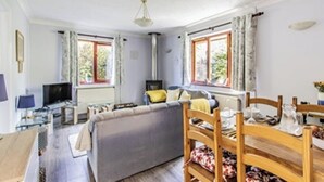 Private kitchen - Tranquil Thompson Cottage Retreat (Thetford)