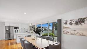 Dining - XARA Modern Luxe Villa with Ocean View (Cowes)