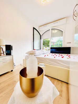 Apartment, 2 Bedrooms, City View