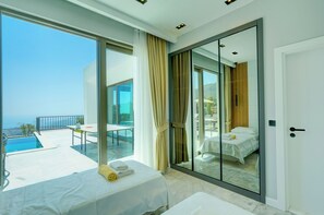 3 habitaciones y tabla de planchar con plancha 