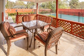 Property grounds - Private Pool Paradise 4 Bedroom Home by RedAwning (Stone Mountain)