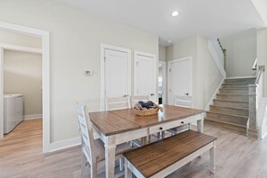 House, 3 Bedrooms | Dining