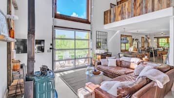 House, 2 Bedrooms | Living area | Smart TV