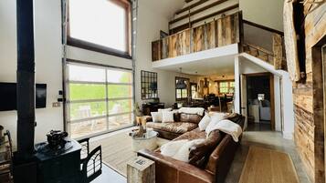 House, 2 Bedrooms | Living area | Smart TV