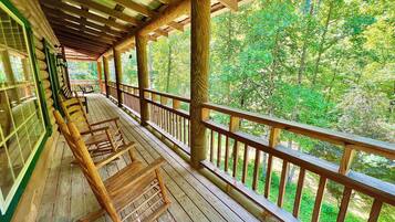 Cabin, 3 Bedrooms | Balcony