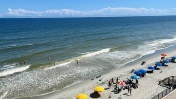 Condo, 2 phòng ngủ | Bãi biển | Trên bãi biển