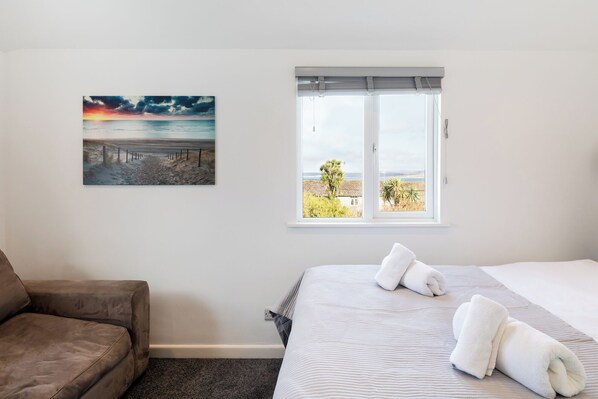 Deluxe Double Room | Free WiFi - The Nook (St Ives)