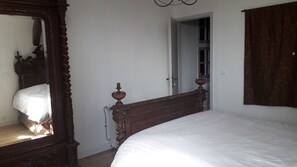 2 عدّة غرف نوم وواي فاي وملاءات أسرّة