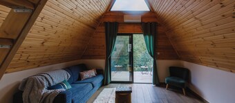 Cozy Mountain Cabin Retreat for Couples and Families