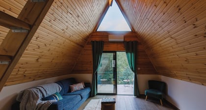 Cozy Mountain Cabin Retreat for Couples and Families