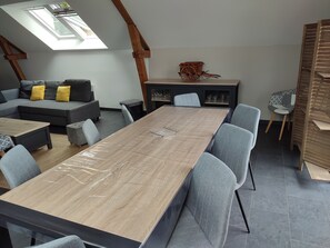 Dining - LA Voilerie Appartement 8 Pers, 10mn de la Mer, Idéal Pour la Convivialité (Fécamp)
