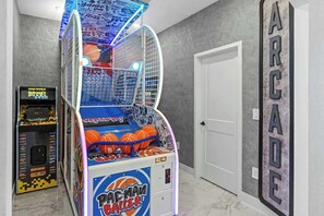 غرفة الألعاب