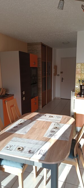 تناول الطعام