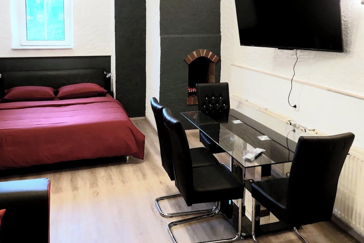 Design-Studiosuite | Kostenloses WLAN, Bettwäsche