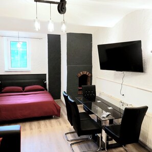 Design Studio Suite | Free WiFi, bed sheets - Gasthof Oberschmiede (Sohland)