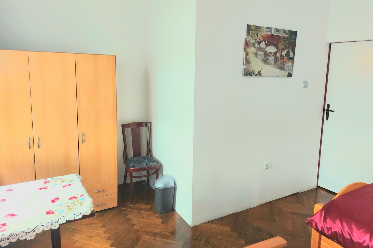 Business-Zweibettzimmer | Kostenloses WLAN, Bettwäsche