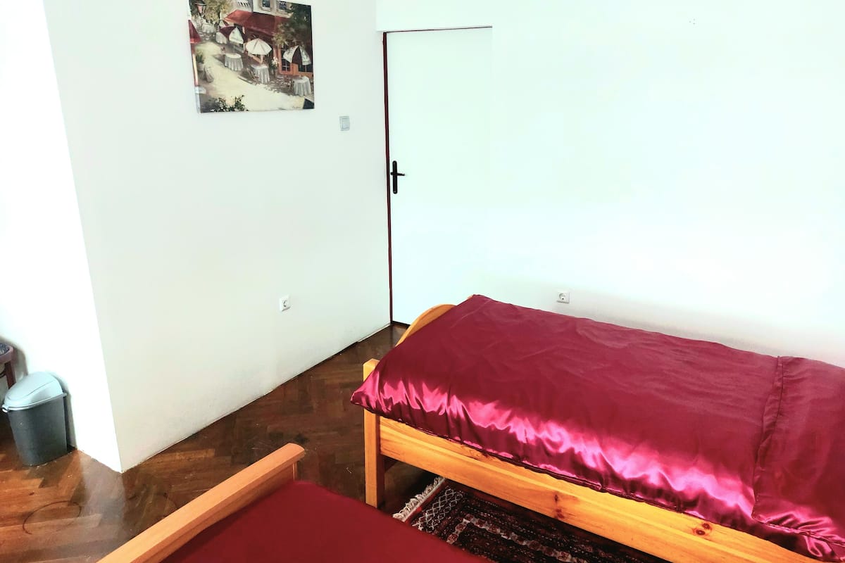 Business-Zweibettzimmer | Kostenloses WLAN, Bettwäsche