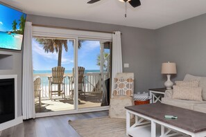 TV, DVD player - Direct Beach Access, Pet Friendly & Pool (Cape San Blas)