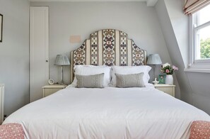 2 bedrooms, Internet - Gorgeous Modern 2 Bedroom Flat in Chelsea (London)