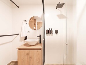 Apartment | 1 bedroom, Internet - w Radiant Loft w Modern Deco in Laureles (Medellín)