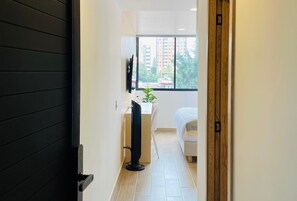 1 bedroom, Internet - w Radiant Loft w Modern Deco in Laureles (Medellín)