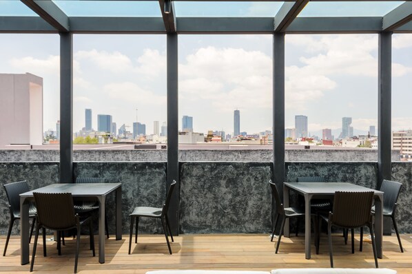 Apartment - Resplendent 2BR in Roma Norte (Mexico City)