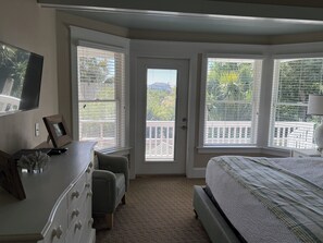 3 slaapkamers, een strijkplank/strijkijzer, wifi, beddengoed