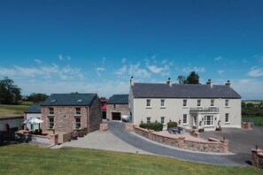Exterior - Tranquil Rustic Cottage in the country (OMAGH)