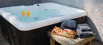 Tranquil Rustic Cottage in the country