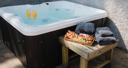 Tranquil Rustic Cottage in the country