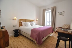 Superior Double or Twin Room, Non Smoking | In-room safe, desk, blackout drapes, soundproofing - Casa Amor Olhão (Olhao)