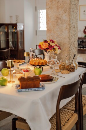 Free daily buffet breakfast  - Casa Amor Olhão (Olhao)