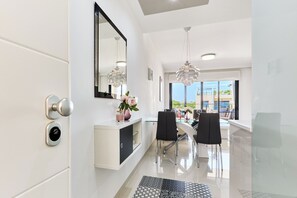 Interior - Modern flat close to the beach & Top Golf courses! (Pilar de la Horarada)