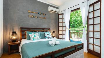 Quarto Duplo com varanda e vista | Soundproofing, free WiFi, bed sheets