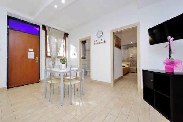 Dining - Take me Rome - Vatican Flat Cozy Court (Roma)