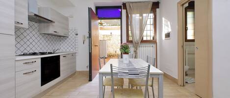 Horno, placa de cocina, lavavajillas