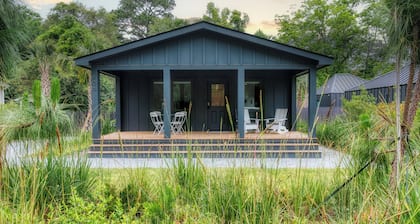 Longleaf Cottage-Walk to Downtown Summerville/Azalea Park