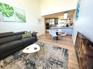 Televisión, oficina