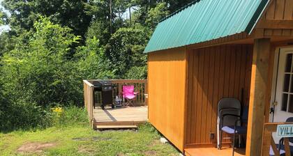 Villa Marie Tiny Cabin in the Mountains. AC. . Pool. Dog Friendly