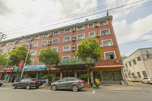 Unclassified image, 2 of 17, button - Garden of Garden Hotel (Dongyang)