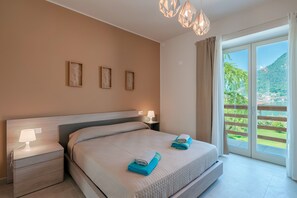 8 quartos, ferros/tábuas de passar roupa, Wi-Fi de cortesia