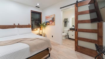 4 bedrooms, desk, iron/ironing board, free WiFi