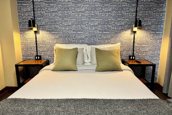 Tabla de planchar con plancha y wifi gratis