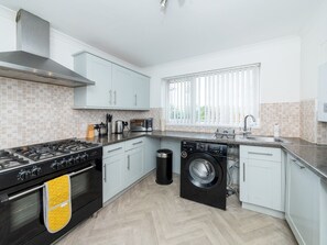 Kühlschrank, Mikrowelle, Ofen, Toaster